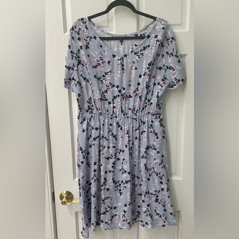 Seraphine Maternity floral dress - Picture 3 of 5